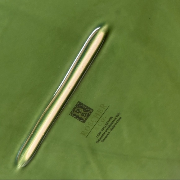 Roscher Leaf Collection Large Green Stoneware Serving Platter - Picture 5 of 11